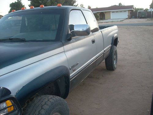 1997 dodge ram 2500 base extended cab pickup 2-door 8.0l