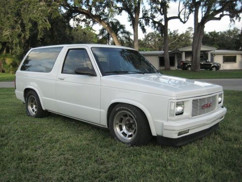 1991 gmc jimmy s15 v6 4.3liter 5-speed manual 2-doors white