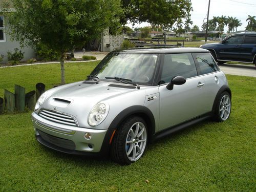 2006 mini coopers 2d