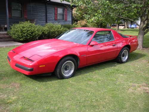 1988 pontiac firebird ! 5.0 v8 low 99k miles .. very nice and garage keep