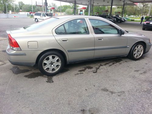 2001 volvo s60 2.4t sedan 4-door 2.4l