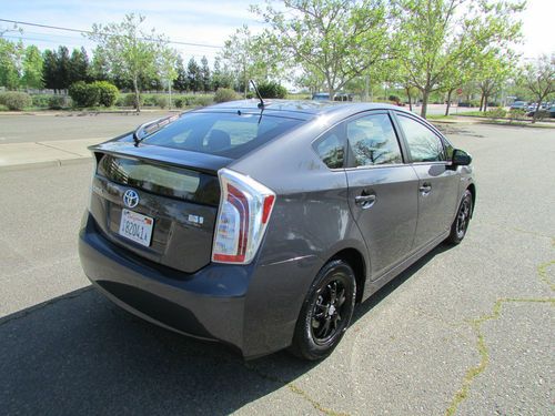 2012 toyota prius hybrid navigation bluetooth rear camera wow!