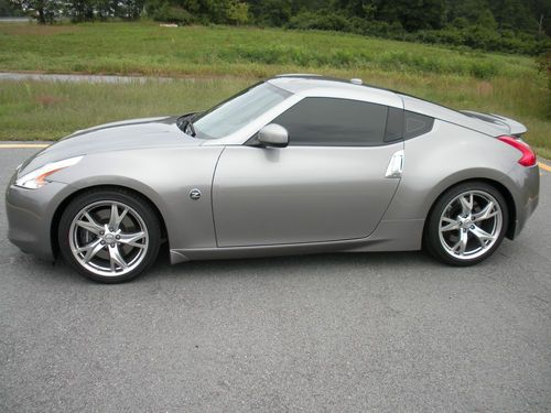 2009 nissan 370z touring coupe 2-door 3.7l - navigation, leather - loaded