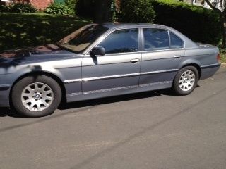 2001 bmw 740i base sedan 4-door 4.4l