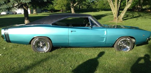 1968 dodge charger r/t 2-door 383 6.3l v8 mopar q5 turquoise vinyl top automatic