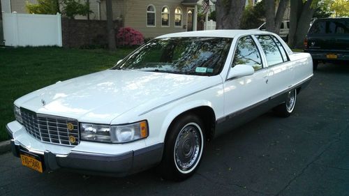 1995 cadillac fleetwood brougham, only 40,000 miles, immaculate