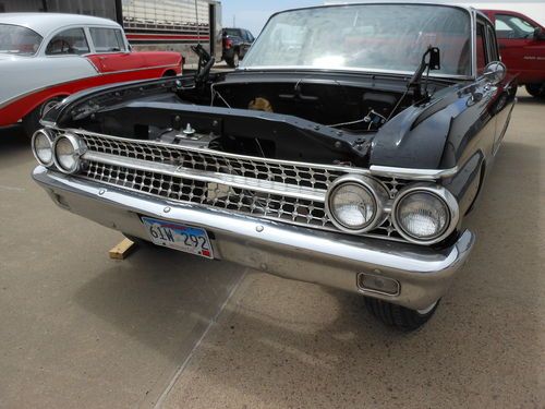 1961 Ford Fairlane, image 2