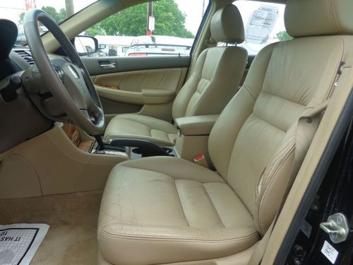 2004 Honda Accord EX Sedan 4-Door 3.0L, image 9