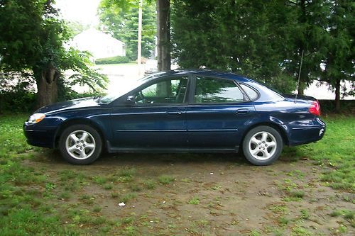 2001 ford taurus se 3.0 v6 low miles.