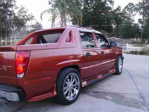 2004 Chevy avalanche, four door, orange,, image 4