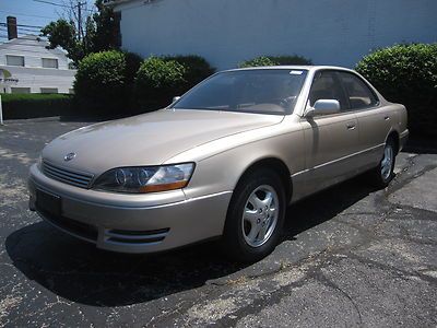 96 97 98 lexus es300 4door. loaded leather ,sunroof ,89k miles . runs great !!