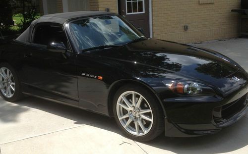 2004 honda s2000  convertible 2-door 2.2l berlina black hardtop