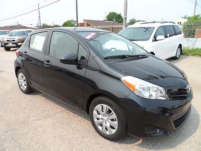 New 2012 toyota yaris 5 door le just $14,988