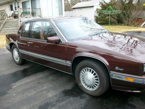 Base coupe, 4.5l v8, burgundy color, excellent condition, runs great, low miles