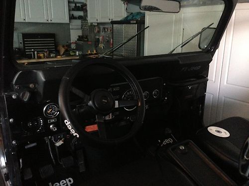 JEEP CJ-7 CJ7 1984 LAREDO RARE BLACK ON BLACK, image 3