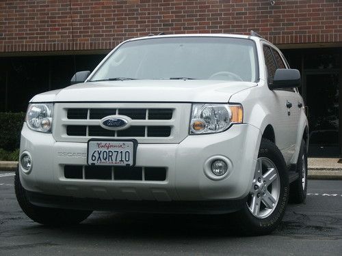 2011 ford escape hybrid, awd, clear title,only 27k miles