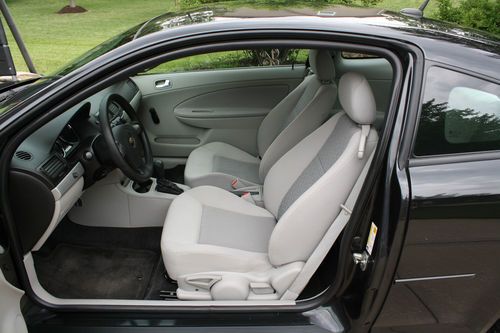 2010 Chevrolet Cobalt LS Coupe 2-Door 2.2L, Automatic, 8,100 Miles!, US $11,200.00, image 7