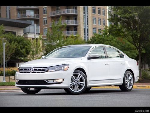 Candy white tdi sel premium like new 4 door sedan with all the options