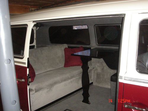 Show winning custom 1971 vw bus (weekender)