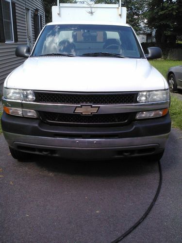 Solid 2002 chevy silverado 2500 hd with walk in knapheid utility body