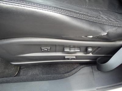 Sunroof All Wheel Drive Leather NO RESERVE, image 2