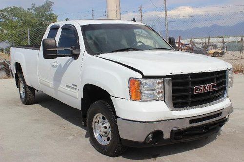 2008 gmc sierra 2500hd 4wd damadge repairable rebuilder only 32k miles runs!!!