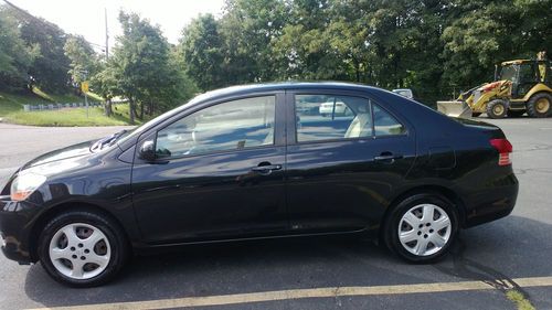 2007 toyota yaris base sedan 4-door 1.5l 5 speed manual