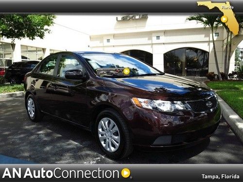 Kia forte ex 8k miles one owner clean carfax