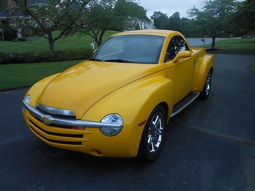 2005 chevrolet ssr convertible yellow v8 excellent condition 14k miles