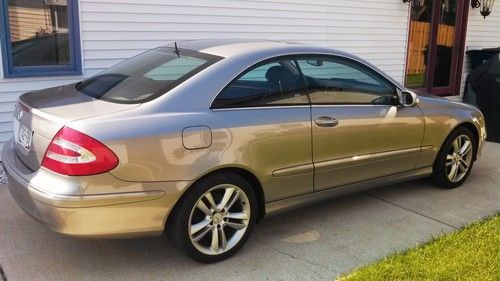 2005 mercedes benz clk320 coupe excellant condition