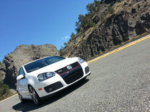 2008 volkswagen gti base hatchback 2-door 2.0l candy white