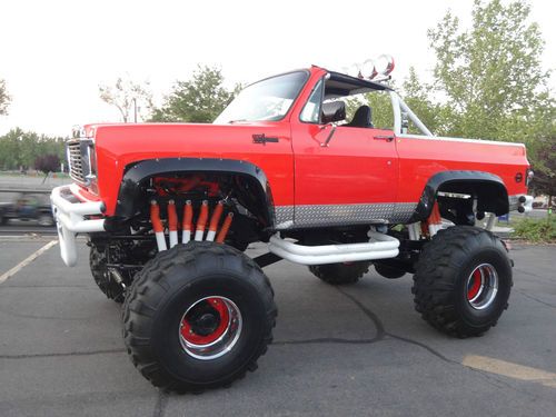 Chevrolet blazer monster truck,5 1/2 ton military axel