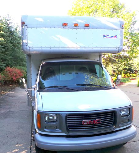 2002 GMC Savana 3500 Box Truck 52K Mileage, image 14