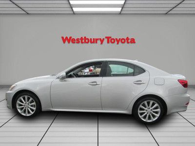4dr Sport Sd AWD, Moonroof, Leather Heated Seats w/ Memory, NAV, Westbury Toyota, image 2