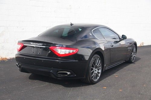 2010 maserati granturismo s coupe 2-door 4.7l