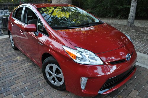 2012 toyota prius.no reserve.1.8 liter electric hybrid/cd/ac/salvage/rebuilt