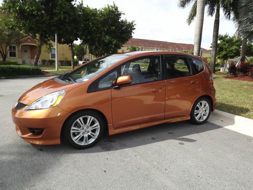 2010 honda fit sport hatchback *** only 17.200 milles *** like new condition