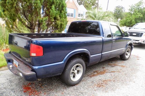 2001 chevy s-10 pickup truck  143k miles standard