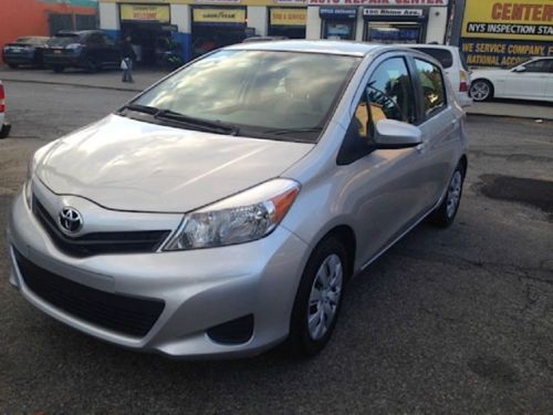 2012 toyota yaris l 5-door at hatchback