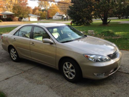 2005 toyota camry xle sedan 4-door 3.0l