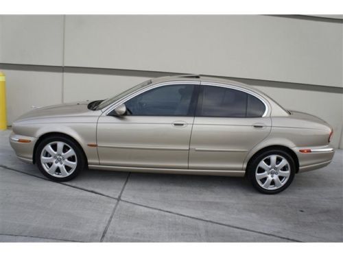 Jaguar x-type awd w/36,000 miles 2004 mint inside and out garage kept