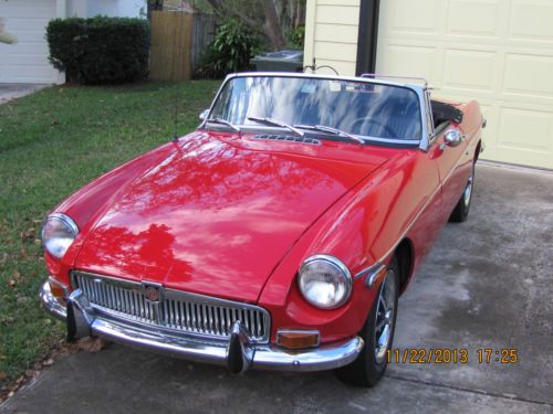 1972 MGB, image 2