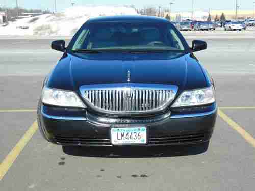 2004 Lincoln Town Car Ultimate - Black - Tinted Windows & Chrome - Limo Sedan, image 2