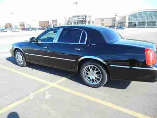 2004 Lincoln Town Car Ultimate - Black - Tinted Windows & Chrome - Limo Sedan, image 4