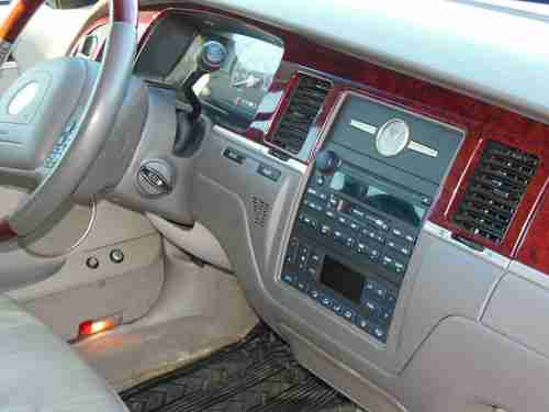 2004 Lincoln Town Car Ultimate - Black - Tinted Windows & Chrome - Limo Sedan, image 7