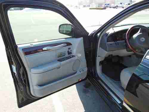 2004 Lincoln Town Car Ultimate - Black - Tinted Windows & Chrome - Limo Sedan, image 12