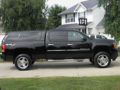 2012 gmc denail crew cab excellent condition