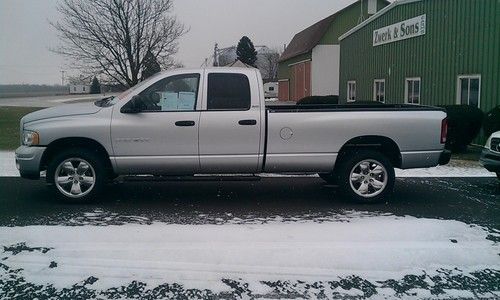 2002 dodge ram 4x4 four door crew cab v8 8 foot box body near new