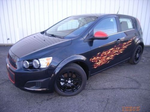 2013 chevrolet sonic lt hatchback 4-door 1.8l
