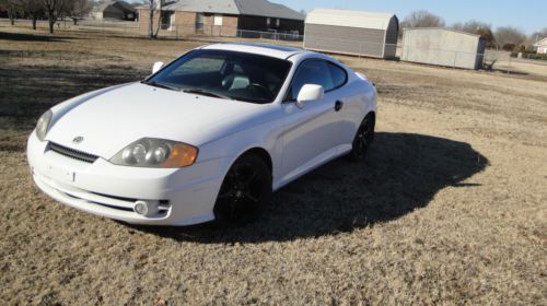 2003 hyundai tiburon gt coupe 2-door 2.7l